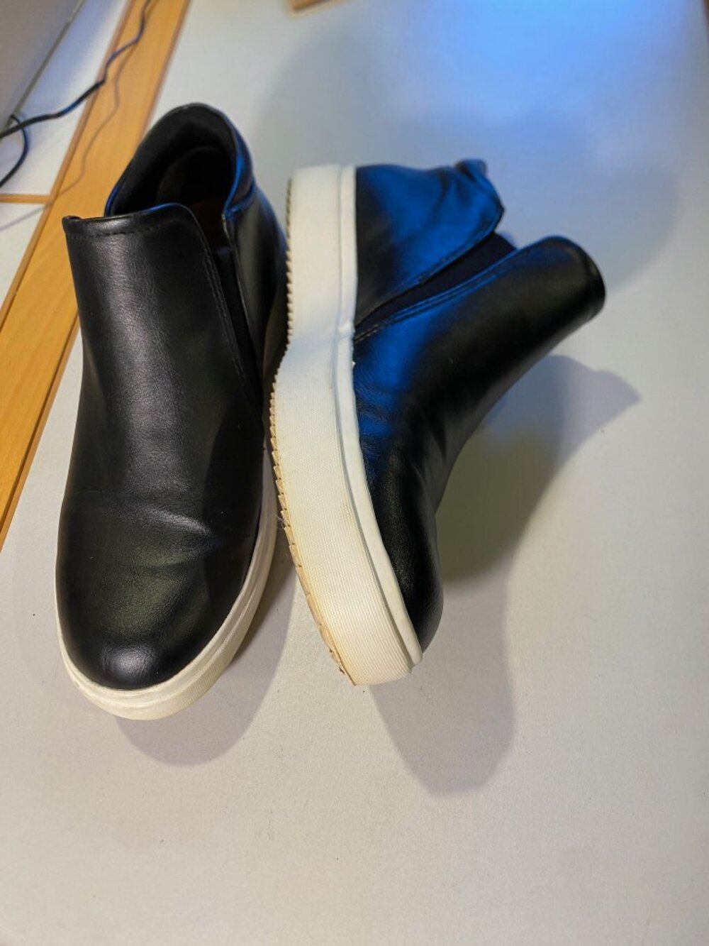 Dr Scholl's - Size 7.5M - Women's Wanderfull Black Slip-On Sneakers